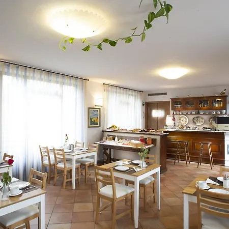Ristorante Piccolo Chianti ホテル 3*