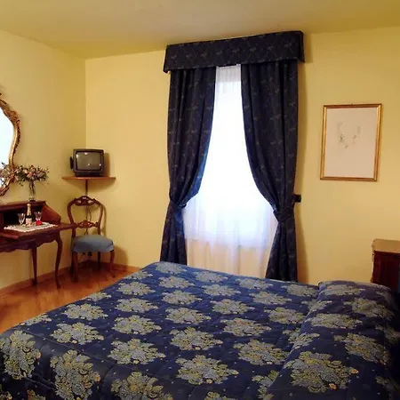 Ristorante Piccolo Chianti Szálloda 3*