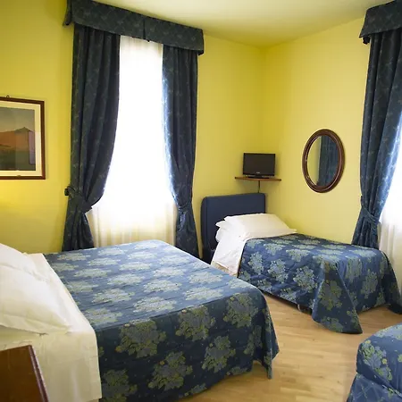 ホテル Ristorante Piccolo Chianti シエーナ